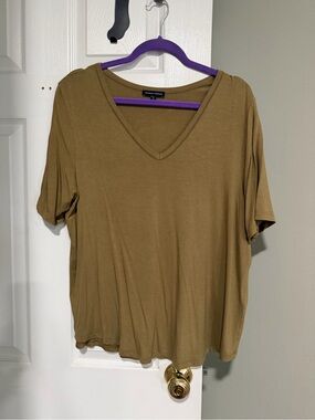 Universal Standard V-Neck Short Sleeve Lily Tee - Olive